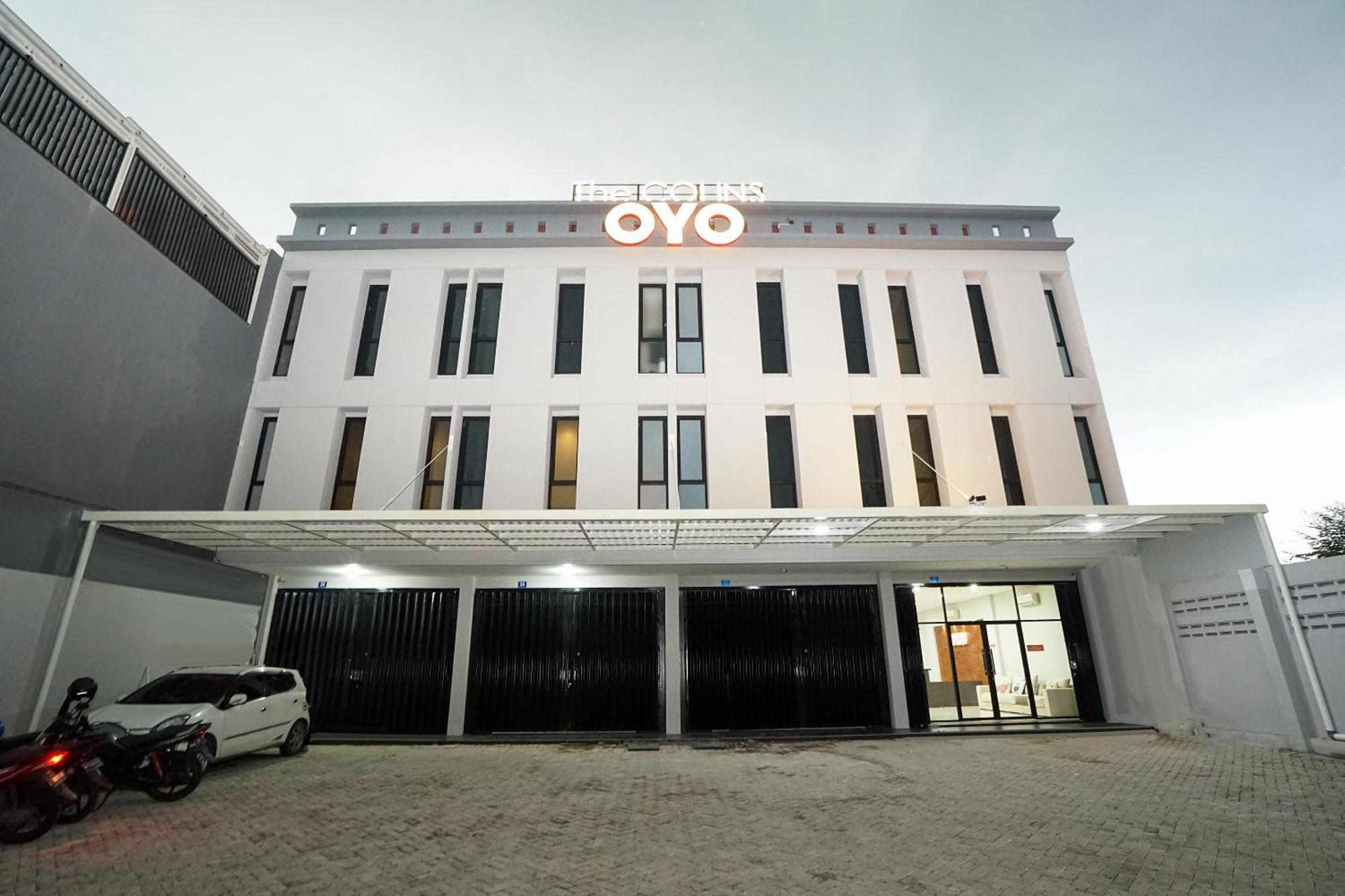 Super Oyo Capital O 449 The Colins Hotel Keputih Exterior foto
